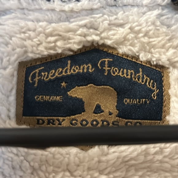 Freedom Foundary insulated flannel size large - Picture 5 of 6